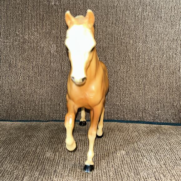 Breyer Traditional Vintage Family Arabian Stallion Palomino - Picture 6 of 15